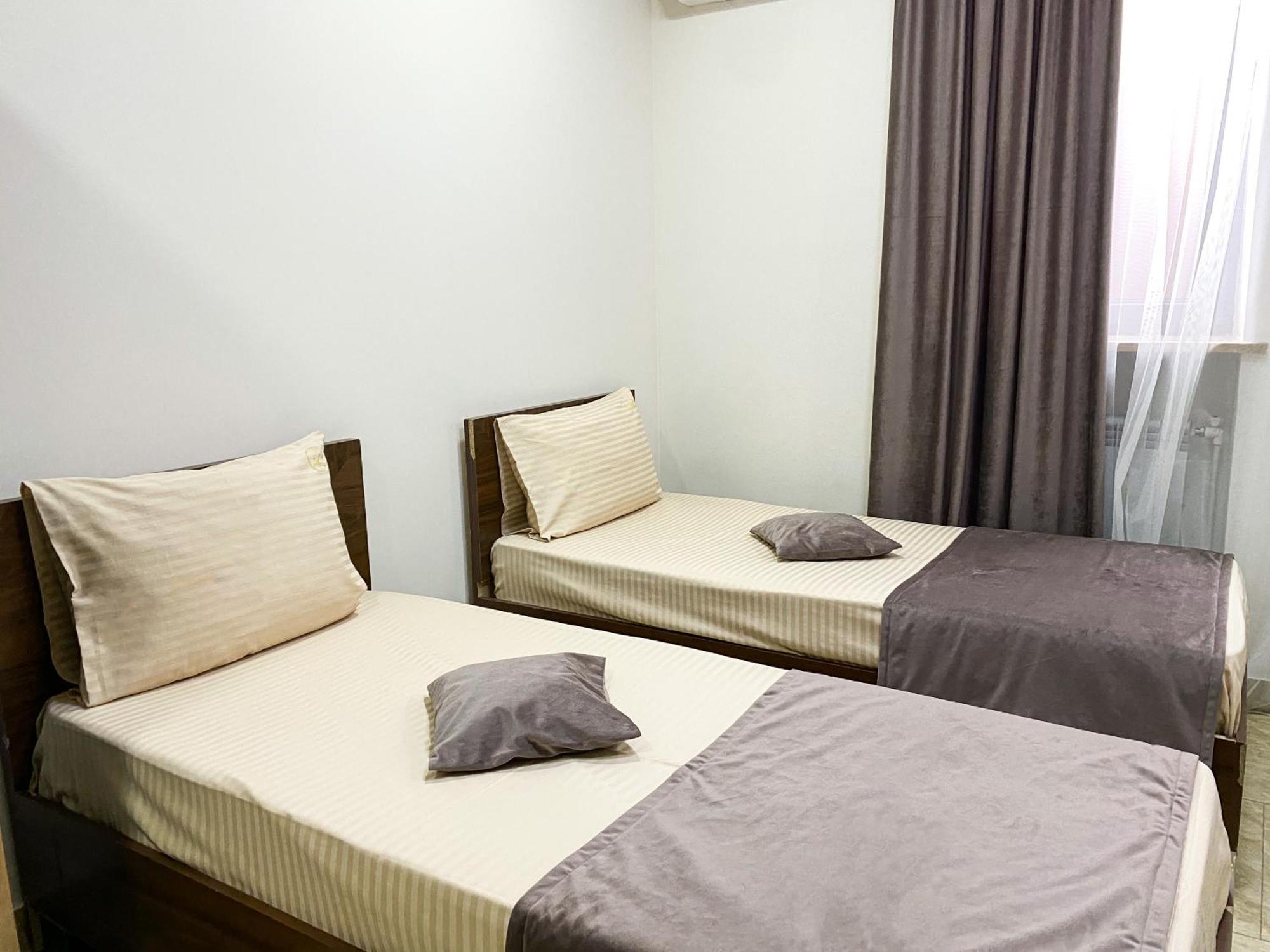 Alex Hotel Ereván Habitación foto