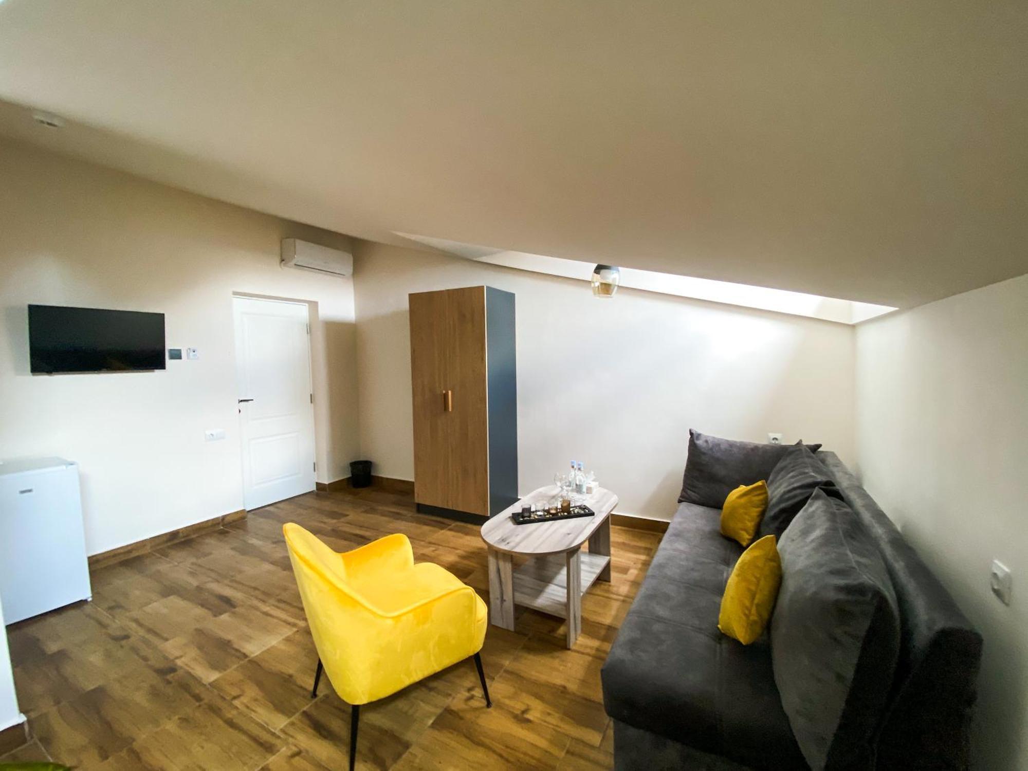 Alex Hotel Ereván Habitación foto